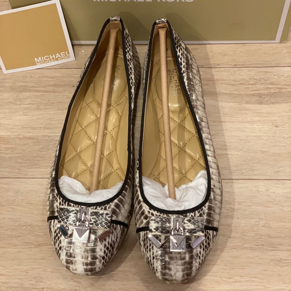 NEW✨Michael Kors✨ Alice Embossed Flats Size 6.5